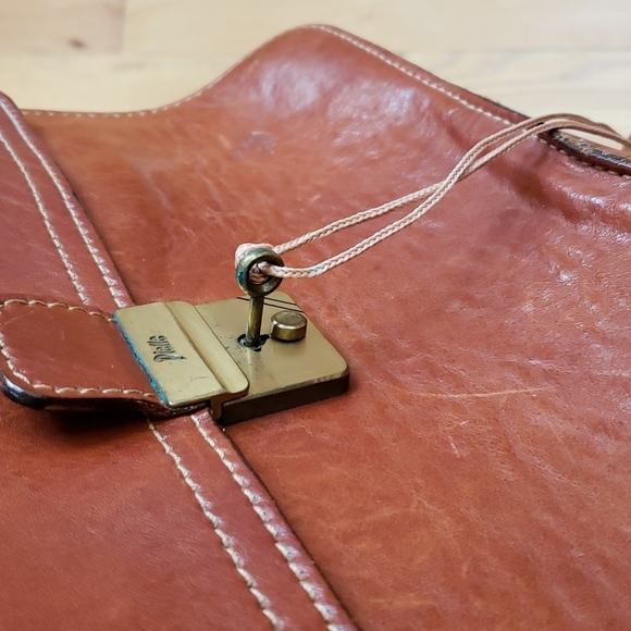 Pielle genuine leather lockable bag - Picture 7 of 8